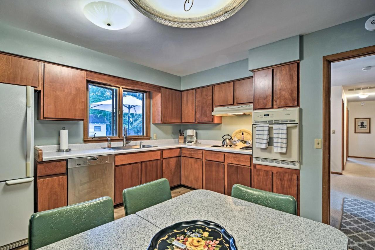 Lake Huron House With Grill And Beach Access! East Tawas ภายนอก รูปภาพ