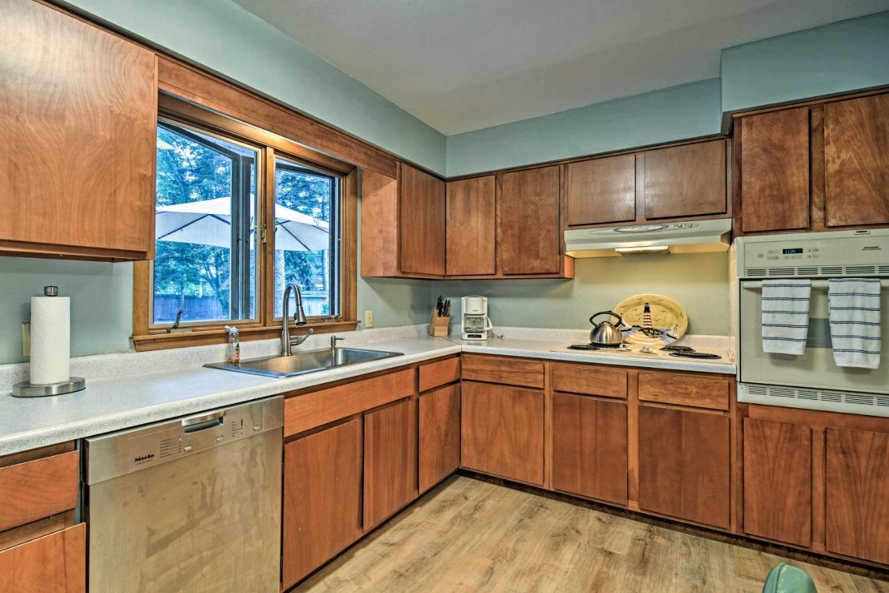 Lake Huron House With Grill And Beach Access! East Tawas ภายนอก รูปภาพ