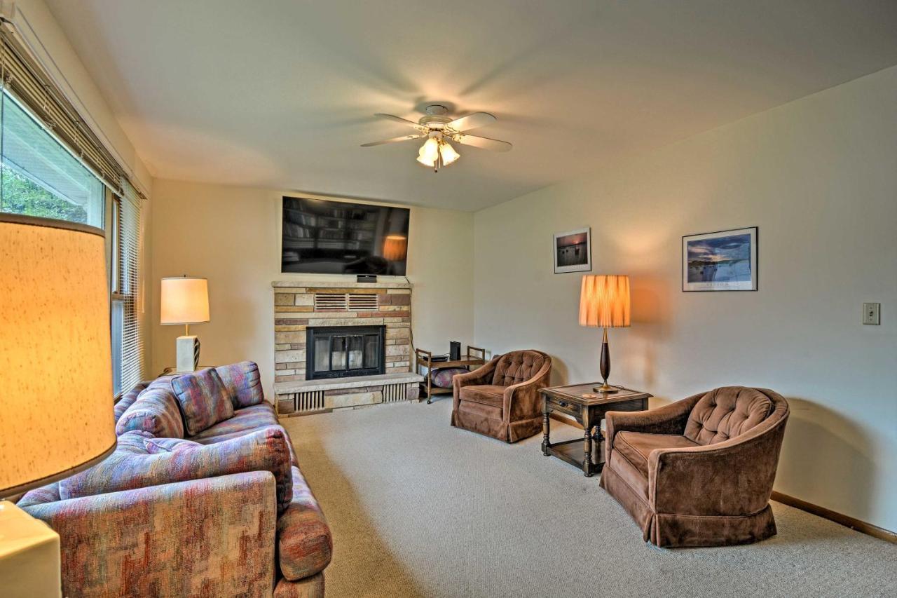 Lake Huron House With Grill And Beach Access! East Tawas ภายนอก รูปภาพ