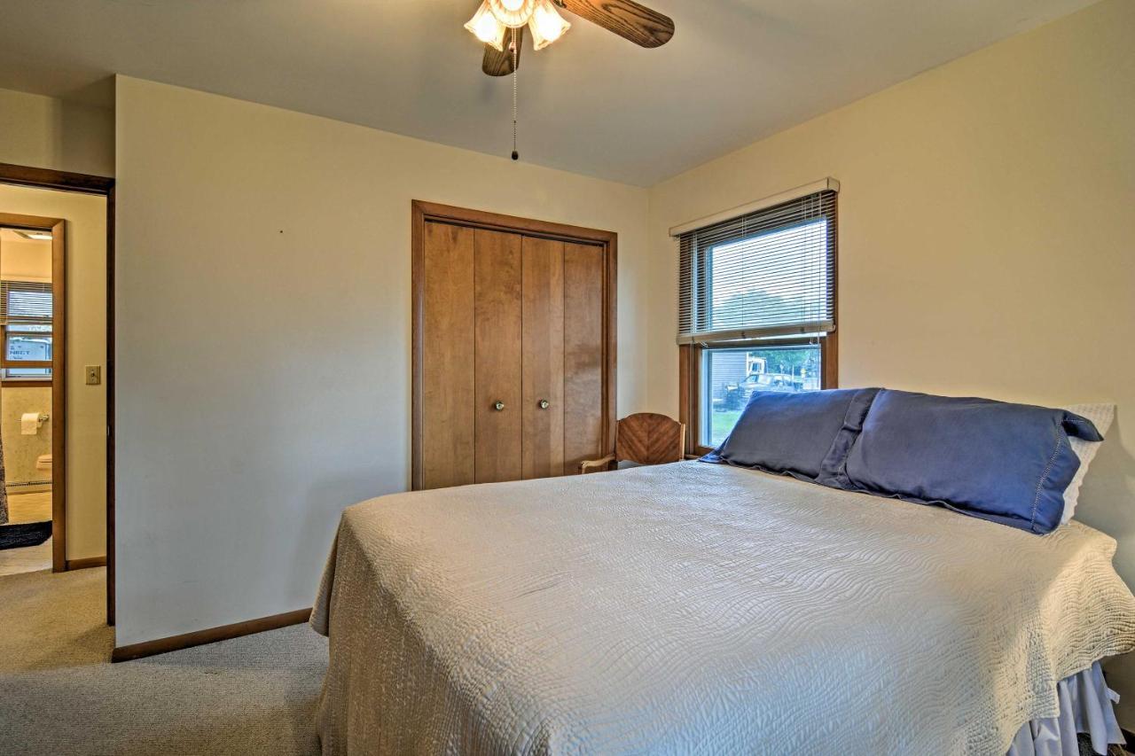 Lake Huron House With Grill And Beach Access! East Tawas ภายนอก รูปภาพ