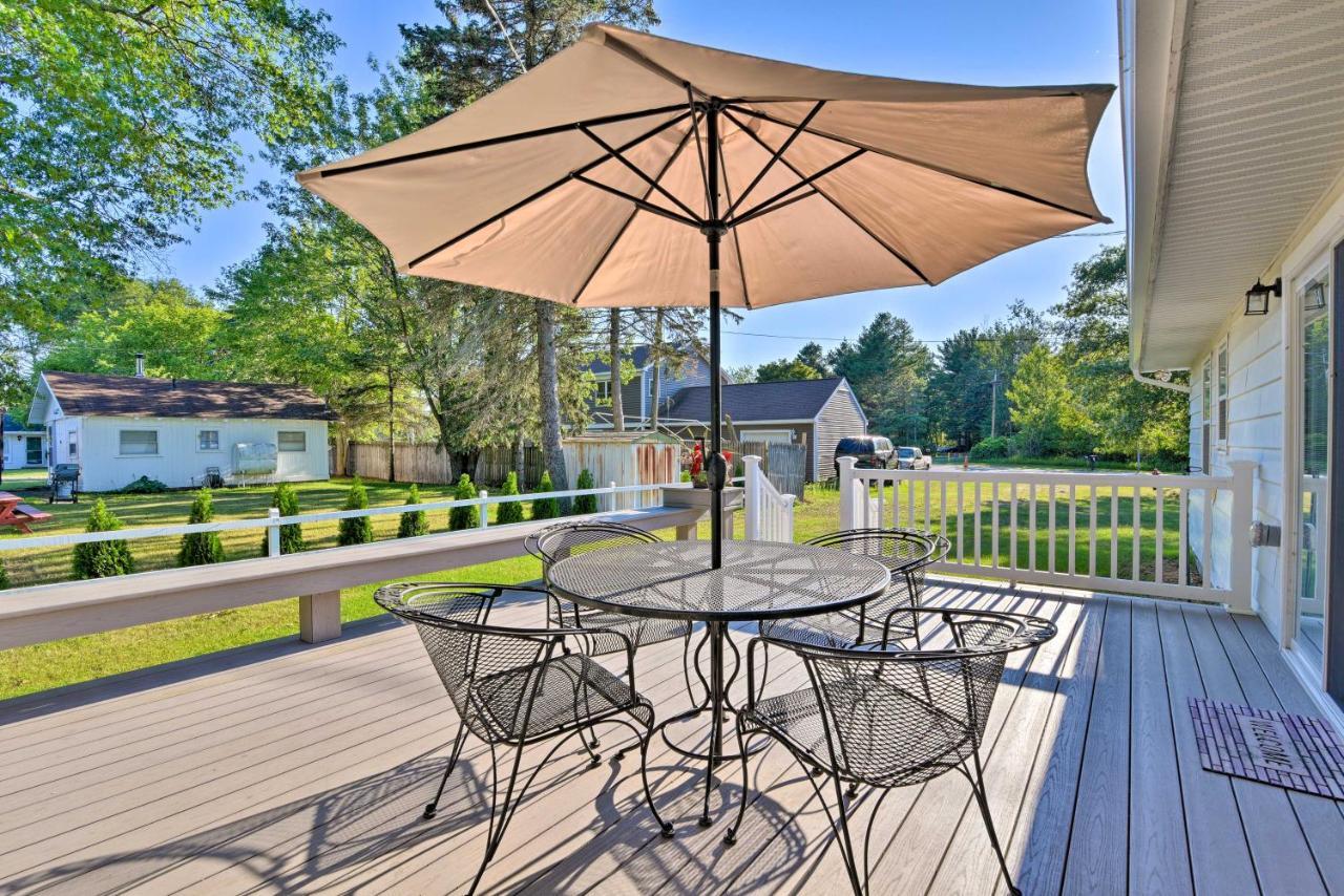 Lake Huron House With Grill And Beach Access! East Tawas ภายนอก รูปภาพ
