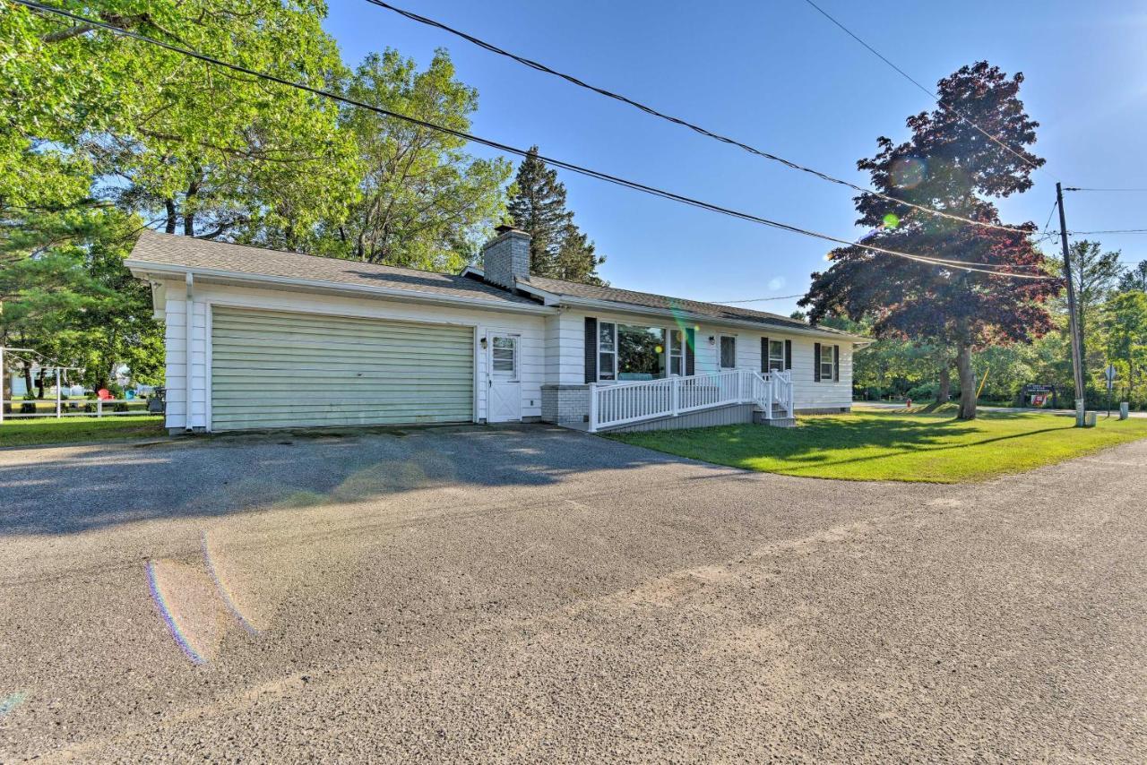 Lake Huron House With Grill And Beach Access! East Tawas ภายนอก รูปภาพ