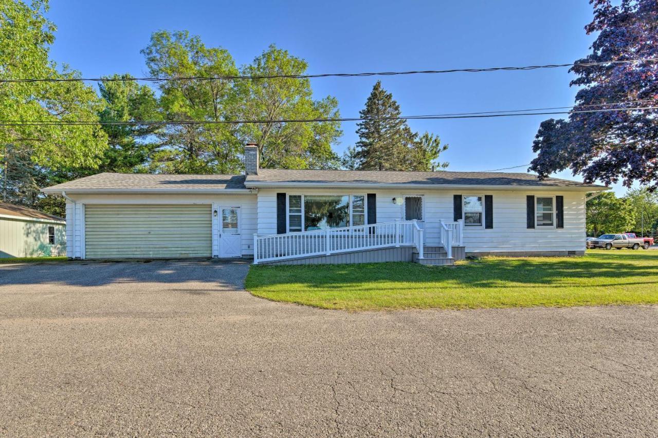 Lake Huron House With Grill And Beach Access! East Tawas ภายนอก รูปภาพ