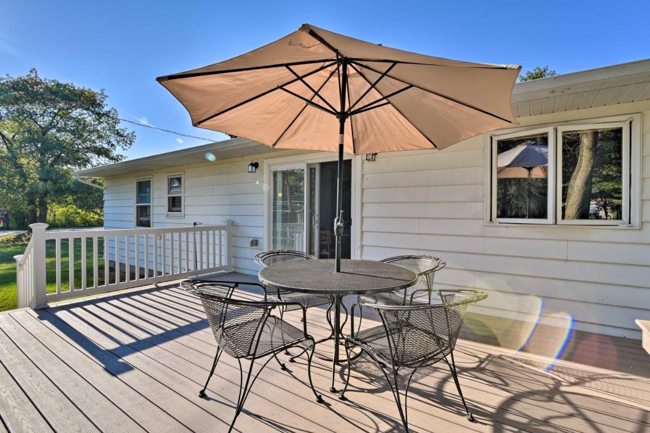 Lake Huron House With Grill And Beach Access! East Tawas ภายนอก รูปภาพ