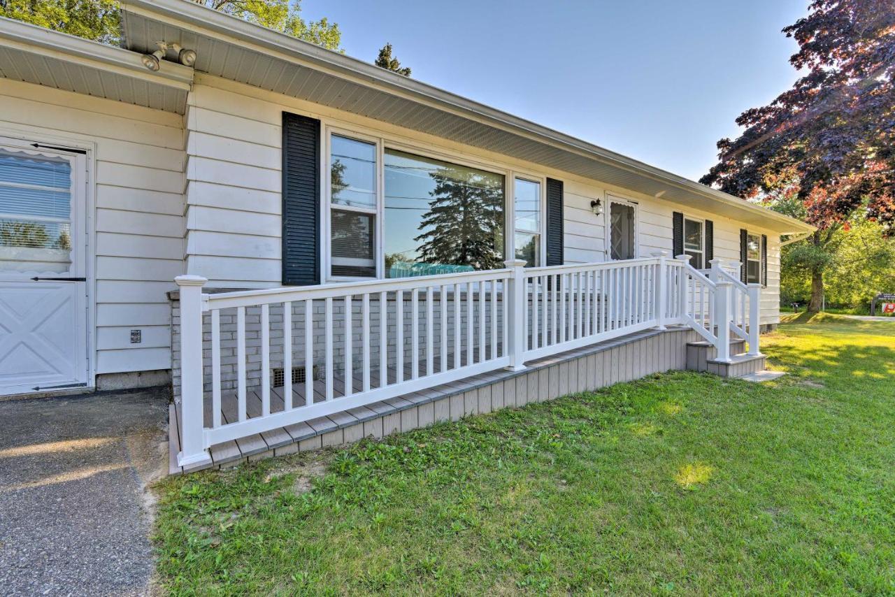 Lake Huron House With Grill And Beach Access! East Tawas ภายนอก รูปภาพ
