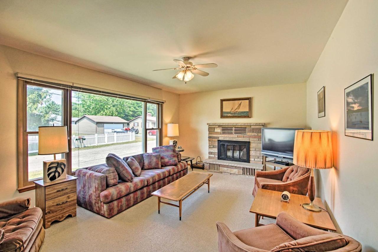 Lake Huron House With Grill And Beach Access! East Tawas ภายนอก รูปภาพ